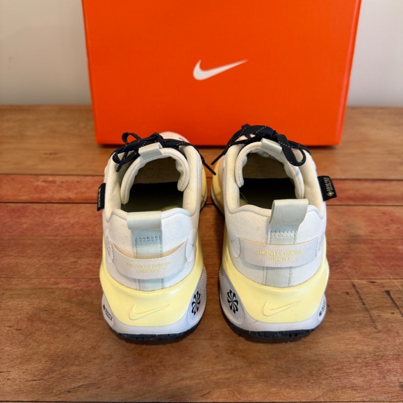 Nike React Infinity Run 4 GTX | Size 8 - Picture 3 of 6